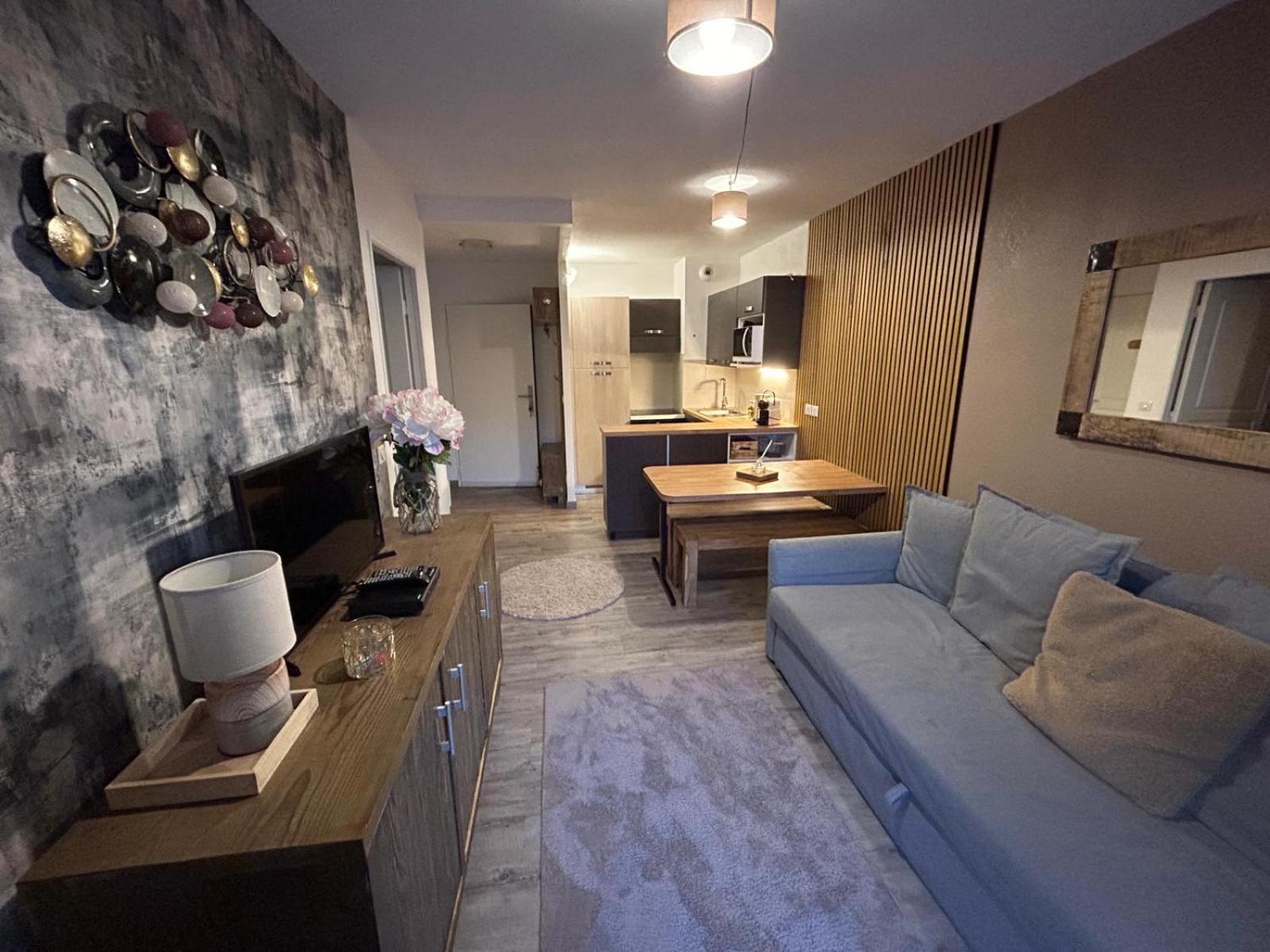 Superbe Appartement Avec Piscine Et Garage Péone Eksteriør billede